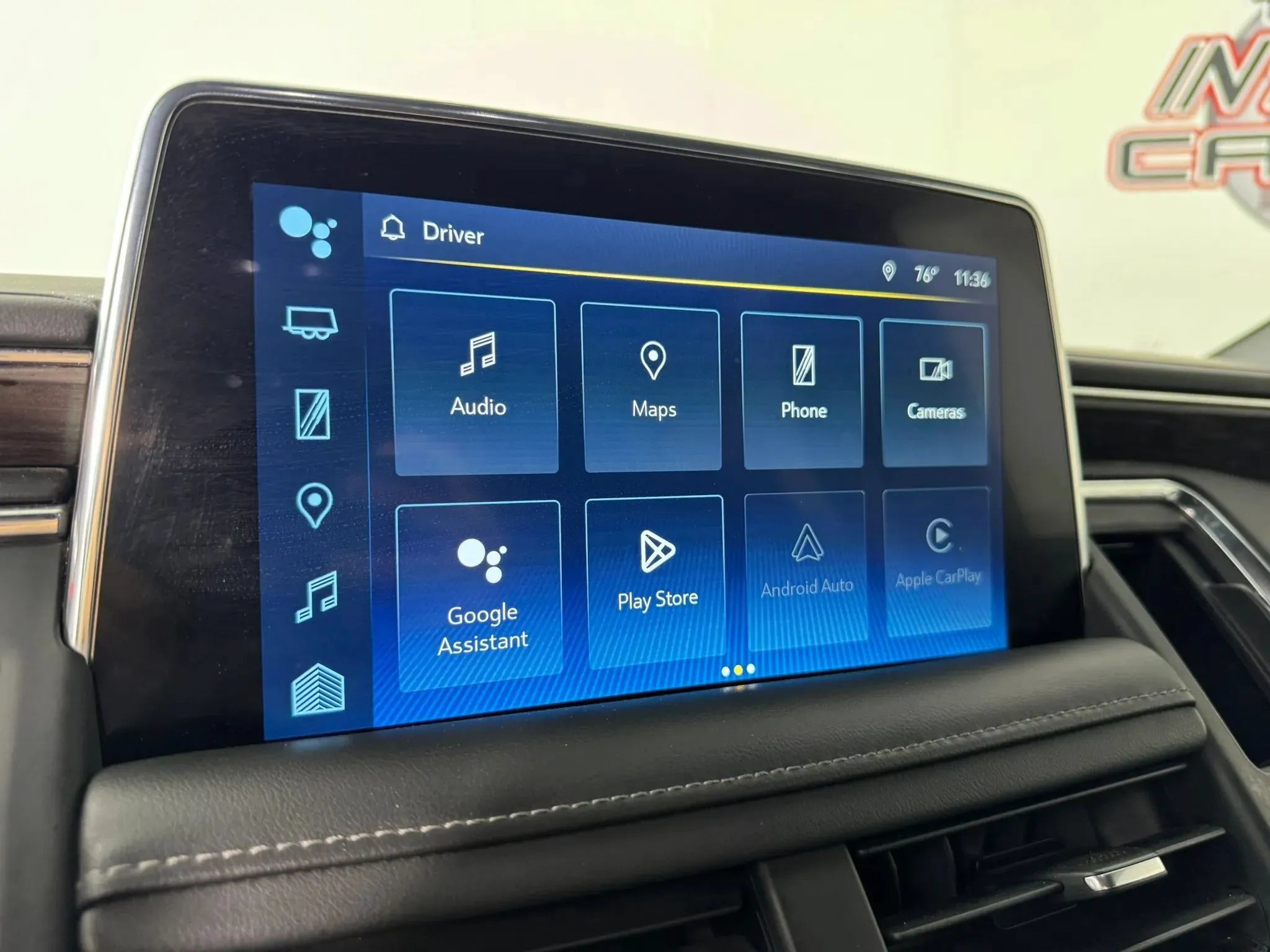 Used 2022 Chevrolet Suburban Z71 w/ Luxury Package AWD/4WD image 19