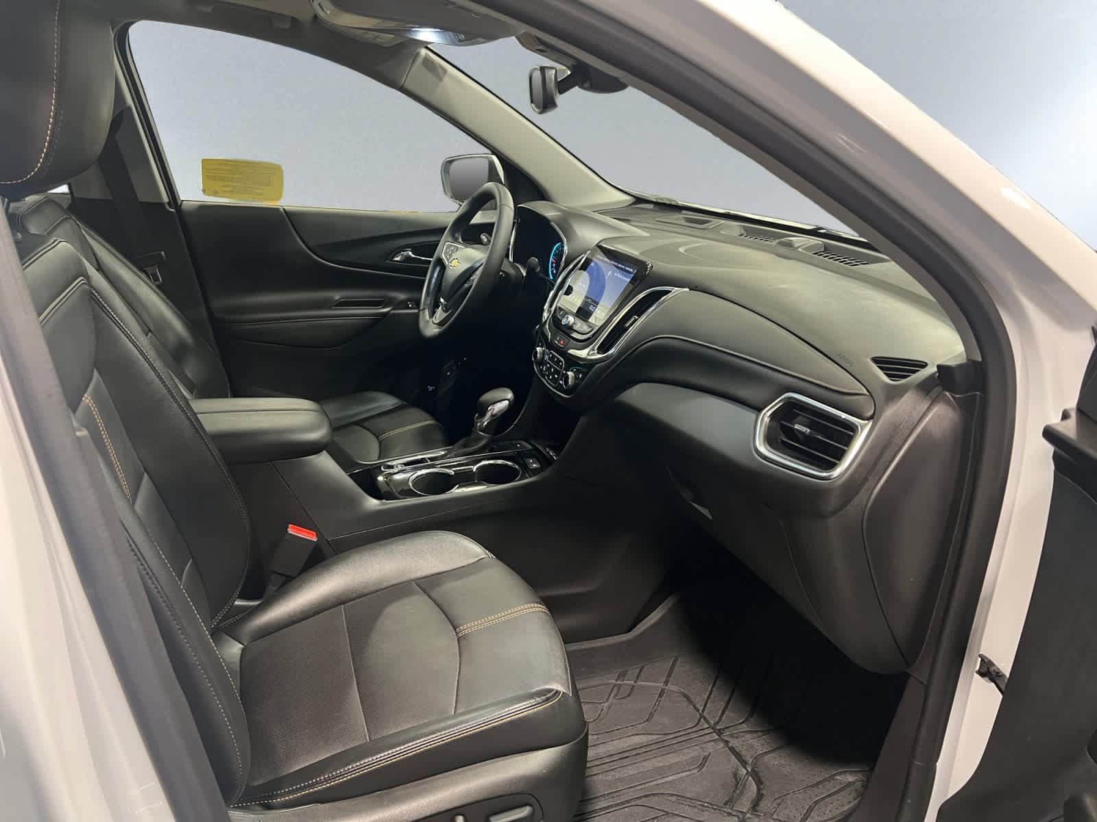 Used 2024 Chevrolet Equinox Premier AWD/4WD image 20