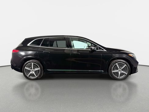 Used 2023 Mercedes-Benz EQS 580 4MATIC SUV image 2