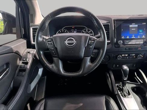 Certified 2024 Nissan Frontier SL RWD image 6