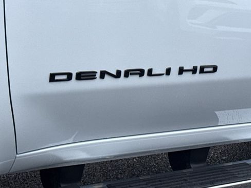 New 2026 GMC Sierra 2500 Denali w/ Denali Reserve Package AWD/4WD image 15