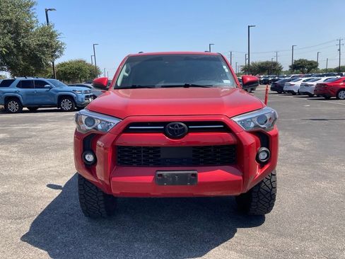 Used 2023 Toyota 4Runner SR5 AWD/4WD image 2