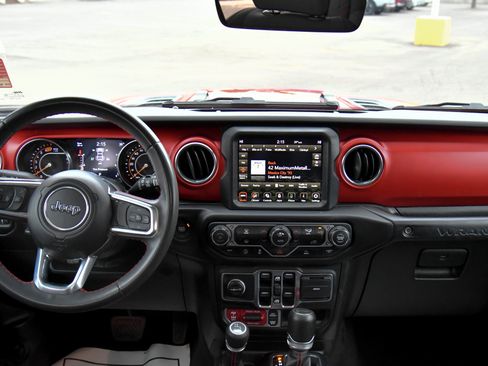 Used 2023 Jeep Wrangler Unlimited Rubicon image 36