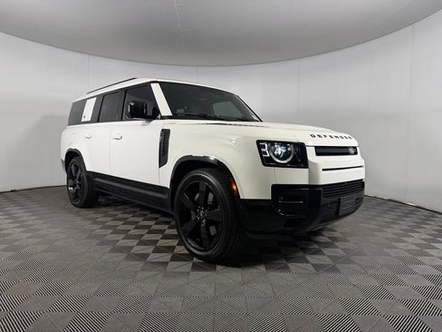 Used 2024 Land Rover Defender 130 X-Dynamic SE AWD/4WD image 2
