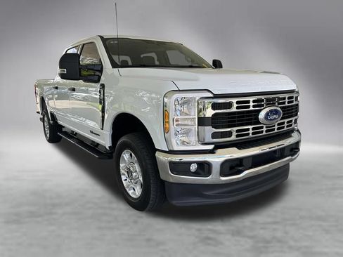 Used 2026 Ford F250 XLT AWD/4WD image 2