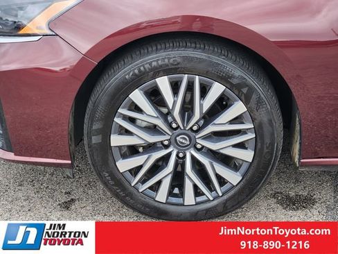 Used 2025 Nissan Altima 2.5 SV image 12
