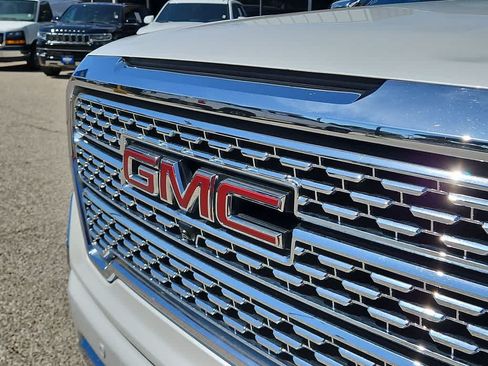 Used 2019 GMC Sierra 1500 Denali w/ Denali Ultimate Package AWD/4WD image 13
