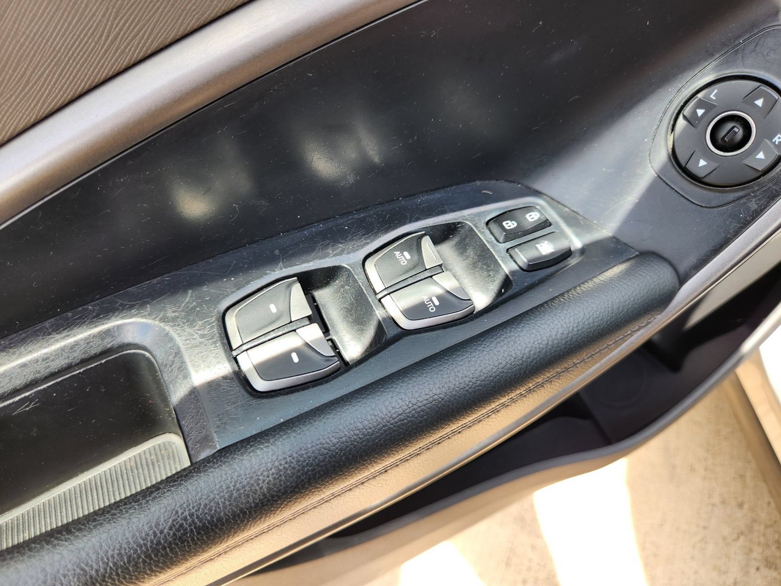 Used 2015 Hyundai Santa Fe Sport w/ Option Group 04 FWD image 25
