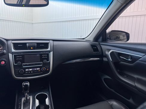 Used 2017 Nissan Altima 2.5 SL FWD image 16