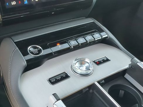 New 2025 Lincoln Navigator L Reserve w/ Jet Appearance Package image 19