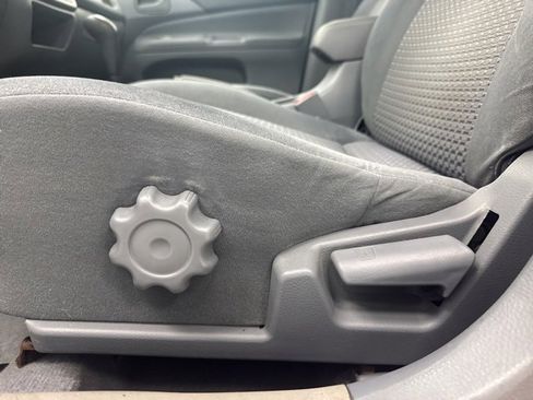 Used 2002 Mitsubishi Lancer ES image 10