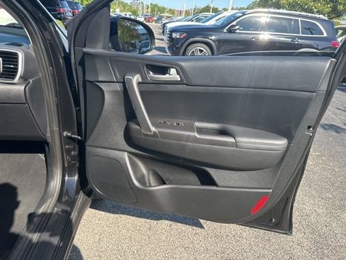 Used 2021 Kia Sportage LX AWD/4WD image 17