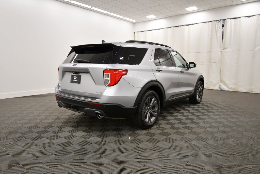 Used 2021 Ford Explorer XLT w/ Equipment Group 202A AWD/4WD image 8