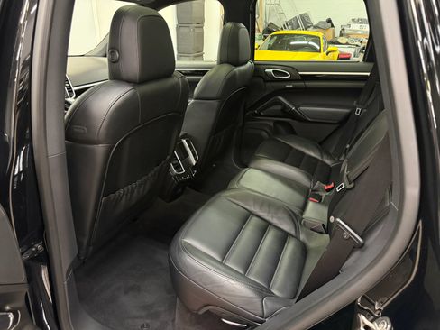 Used 2016 Porsche Cayenne S AWD/4WD image 22