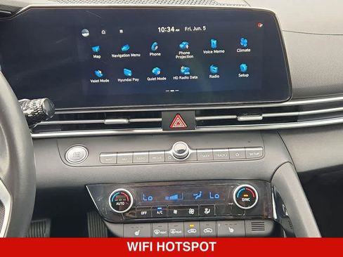 Used 2025 Hyundai Elantra Limited FWD image 30