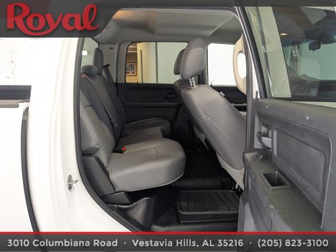 Used 2020 RAM 1500 Tradesman w/ Chrome Appearance Group RWD image 10