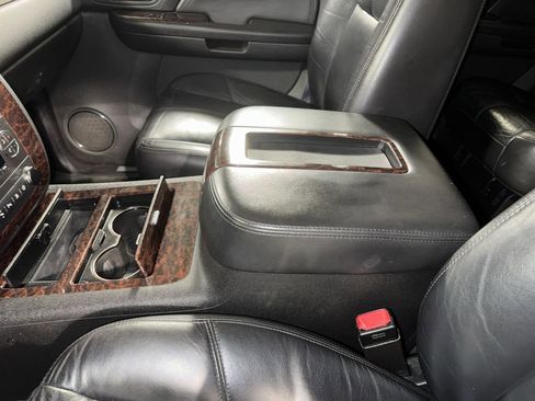 Used 2008 GMC Yukon Denali image 29