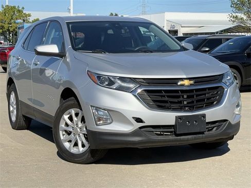 Used 2020 Chevrolet Equinox LT image 2