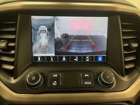 Used 2023 GMC Acadia Denali w/ Denali Technology Package AWD/4WD image 9