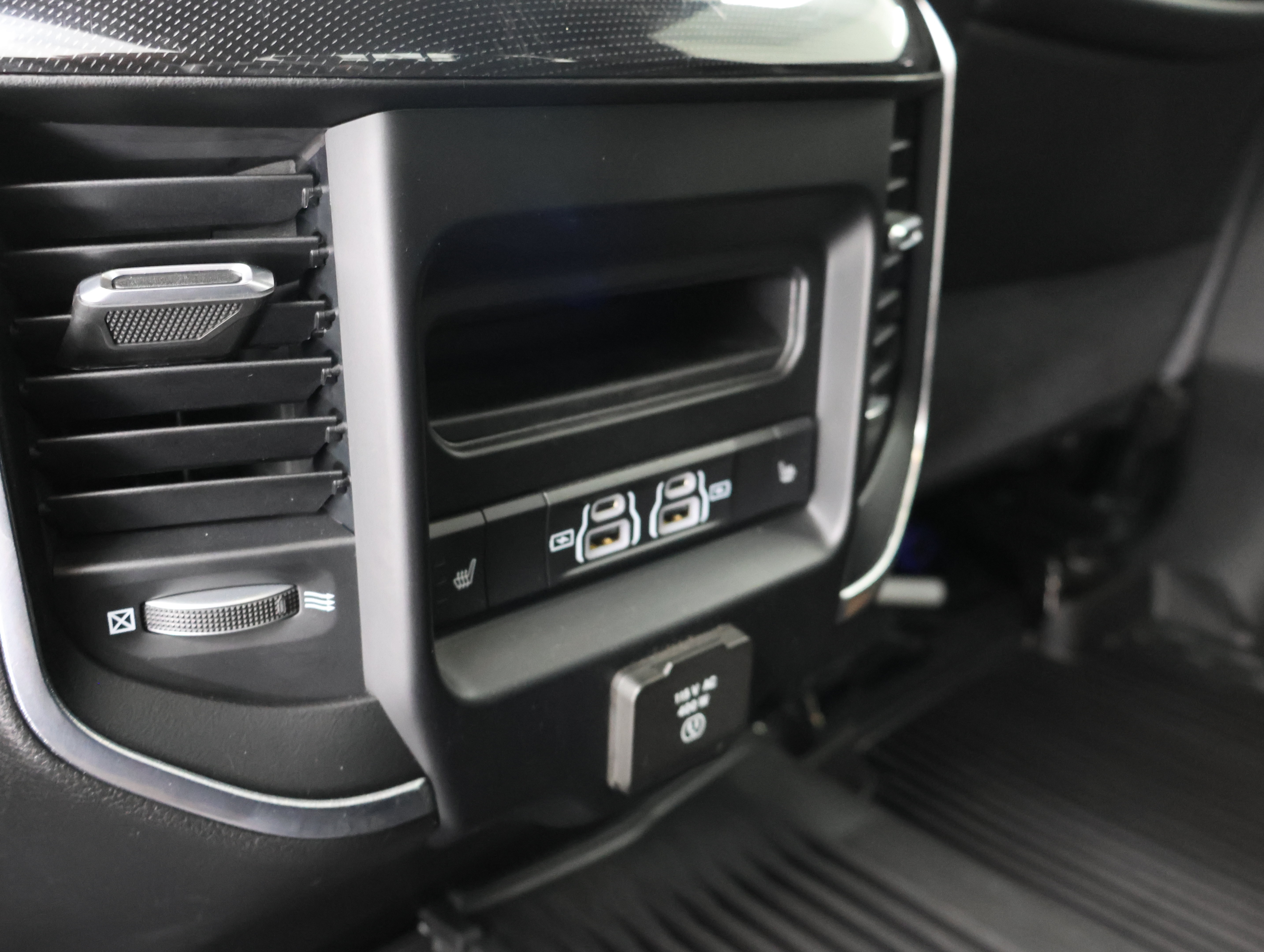 Used 2022 RAM 2500 Laramie AWD/4WD image 36