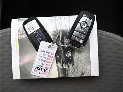 Used 2022 Ford Escape SE w/ Convenience Package image 11