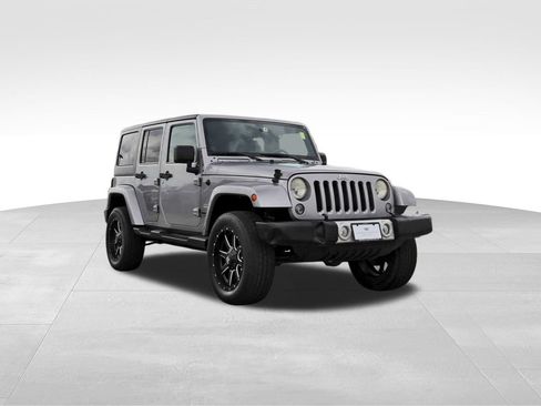 Used 2014 Jeep Wrangler Unlimited Sahara w/ Max Tow Package AWD/4WD image 1