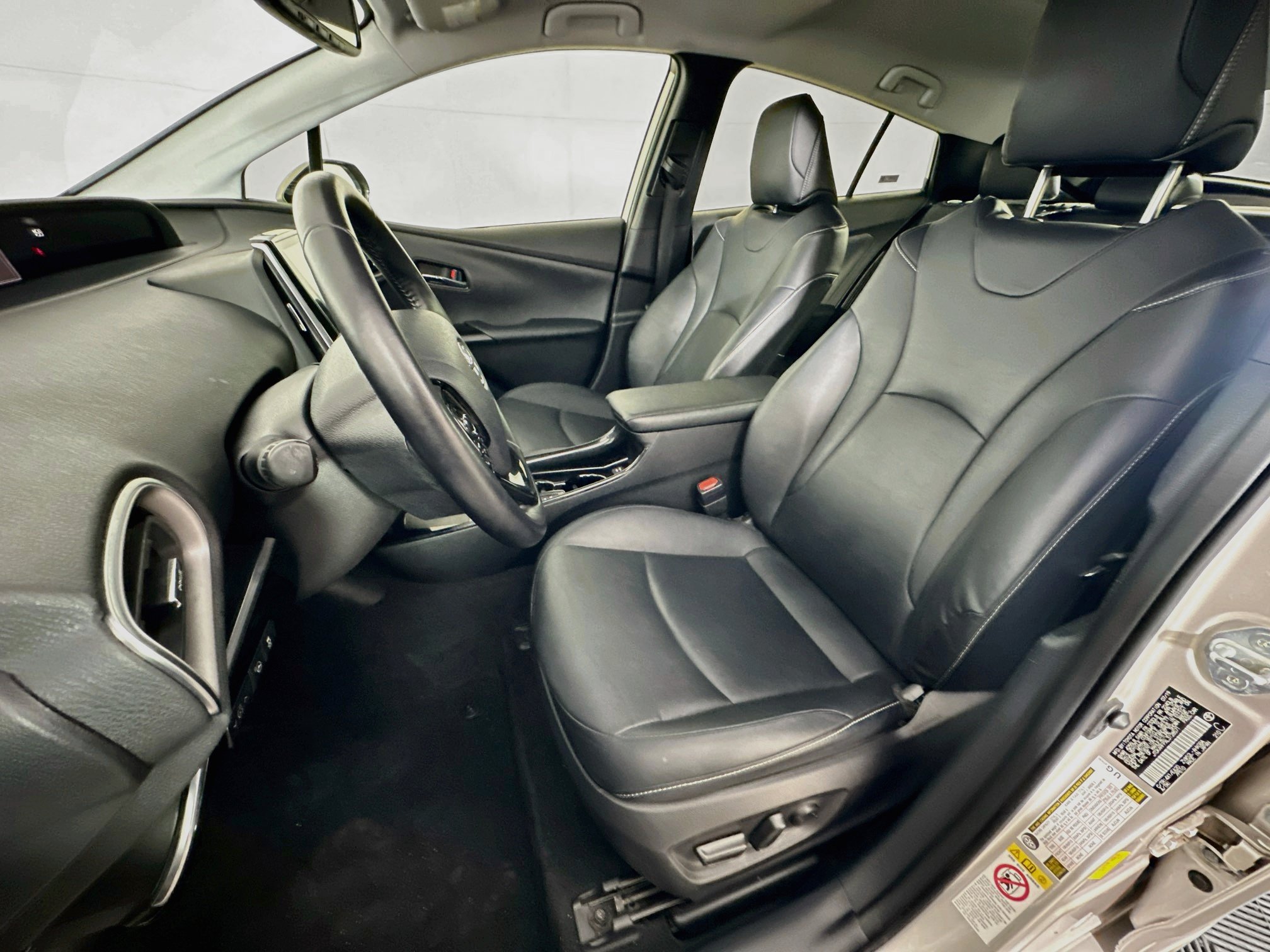 Used 2020 Toyota Prius Prime Limited w/ Carpet Mat Package FWD image 13