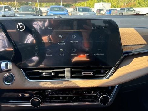 New 2025 Chevrolet Equinox ACTIV w/ Safety and Technology Package image 19