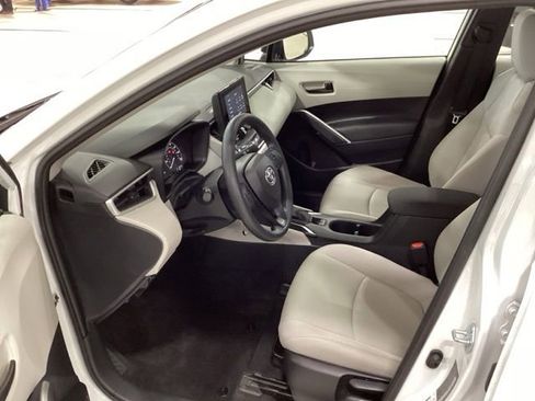 Used 2023 Toyota Corolla Cross L AWD/4WD image 9