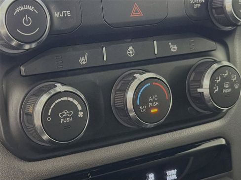 Used 2023 RAM 1500 Big Horn AWD/4WD image 24
