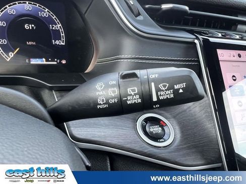 Certified 2024 Jeep Grand Cherokee Limited AWD/4WD image 30