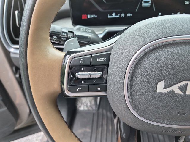 Certified 2025 Kia Sorento SX Prestige w/ Olive Brown Leather Package AWD/4WD image 16