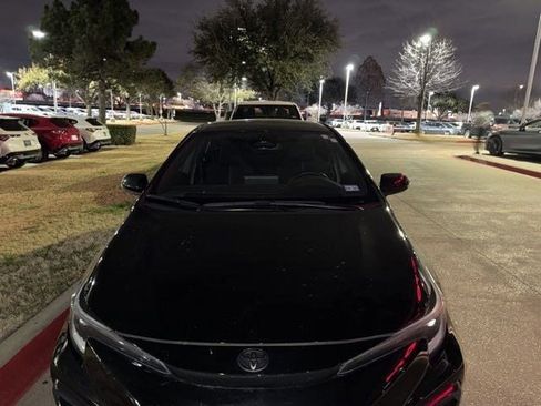Used 2024 Toyota Corolla SE image 2