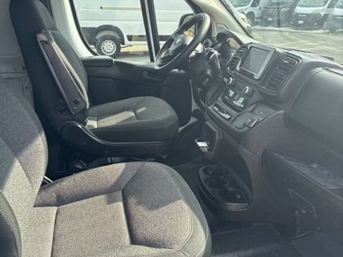 Used 2025 RAM ProMaster 2500 w/ Convenience Group image 10