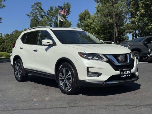 Used 2017 Nissan Rogue SL w/ SL Premium Package AWD/4WD image 2