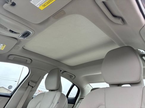 Used 2020 Volvo S60 T5 Momentum w/ Advanced Package image 14