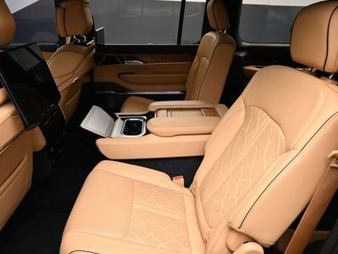 Used 2024 Jeep Grand Wagoneer Series III w/ Rear Seat Video Group 1 AWD/4WD image 11