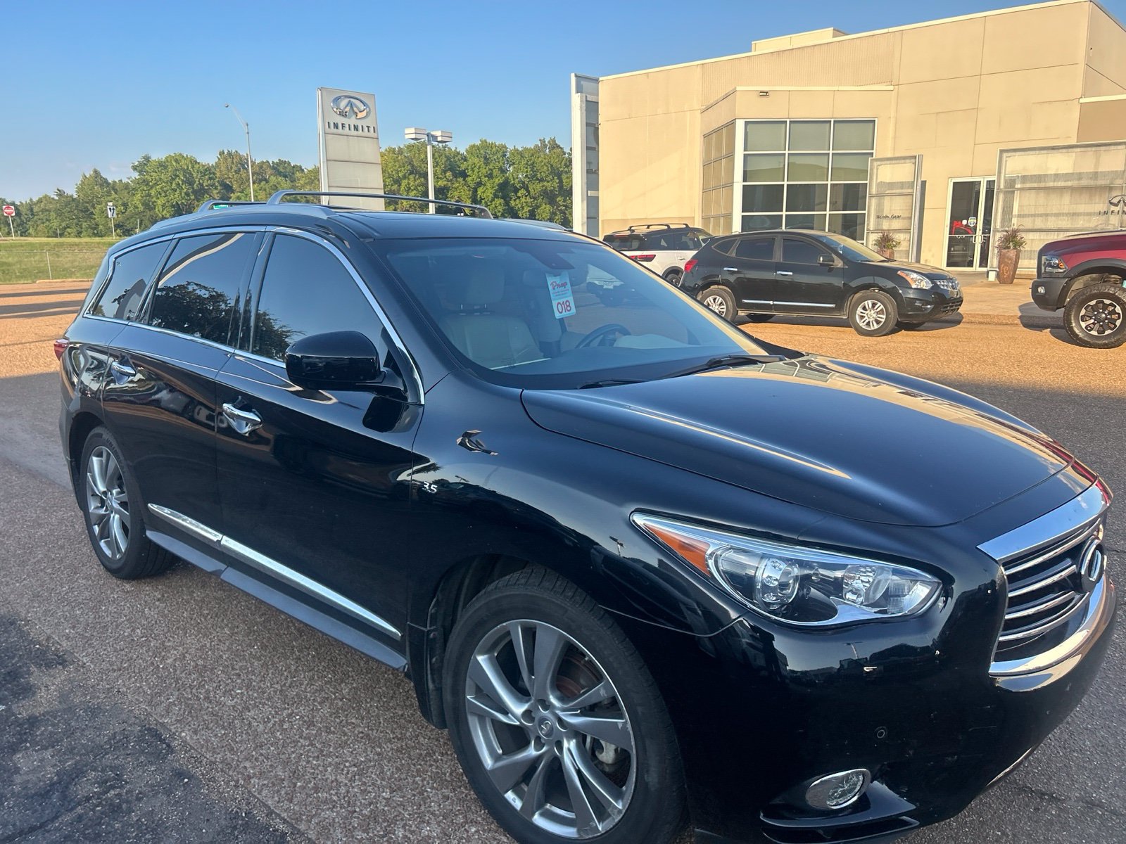 Used 2015 INFINITI QX60 FWD w/ Deluxe Touring Package image 3