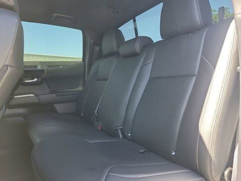 Used 2019 Toyota Tacoma TRD Sport AWD/4WD image 20