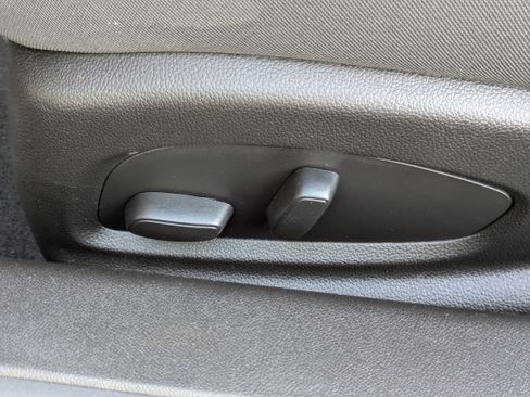 Used 2022 Chevrolet Camaro LT w/ Technology Package image 10