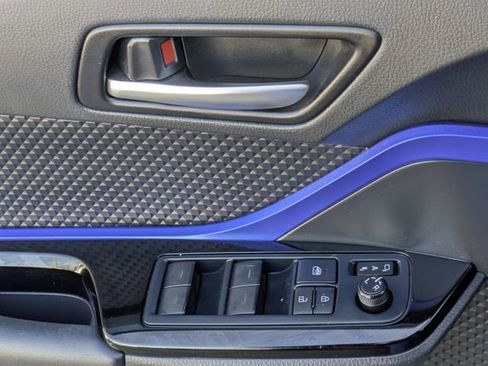 Used 2022 Toyota C-HR XLE image 23