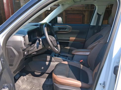 Used 2025 Ford Bronco Sport Outer Banks w/ Outer Banks Tech Package+ AWD/4WD image 17