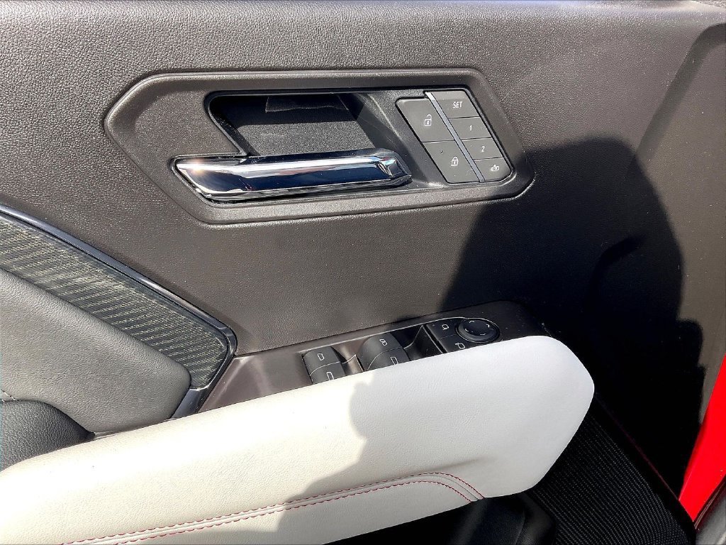 Used 2025 GMC Canyon AT4 w/ AT4X Package AWD/4WD image 38