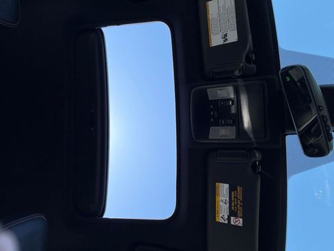 Used 2018 Toyota RAV4 SE w/ Advanced Technology Package image 14