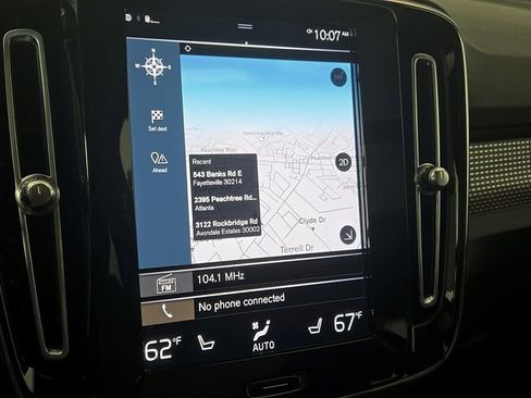 Used 2022 Volvo XC40 T4 R-Design image 18