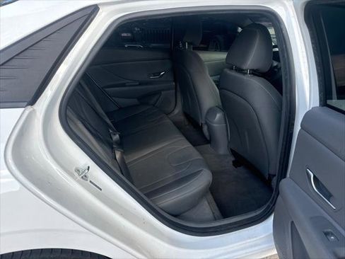 Used 2023 Hyundai Elantra SEL FWD image 16
