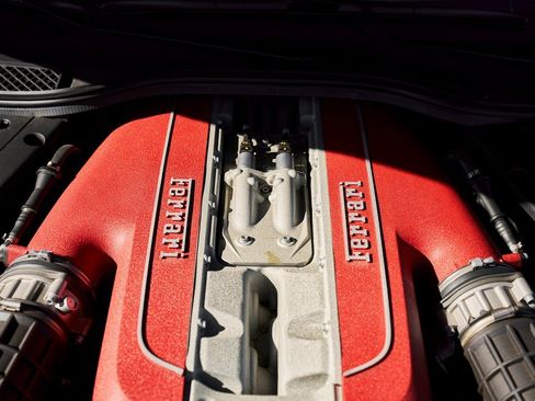 Used 2018 Ferrari 812 Superfast image 20