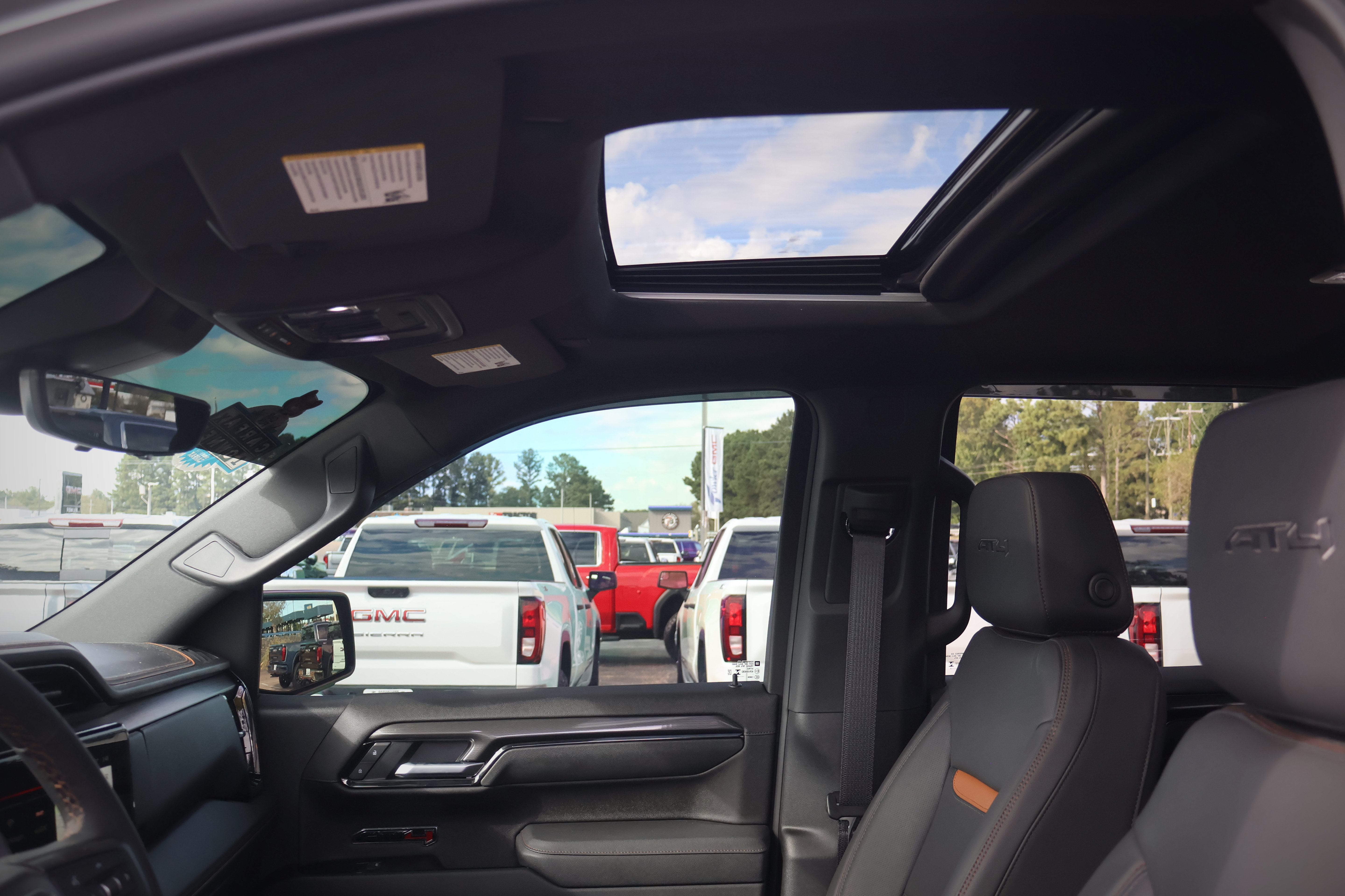 Used 2026 GMC Sierra 1500 AT4 w/ AT4 Premium Package AWD/4WD image 31