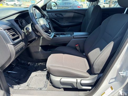 Used 2024 Nissan Rogue S FWD image 14