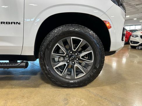 Used 2024 Chevrolet Suburban Z71 w/ Z71 Off-Road Package image 10